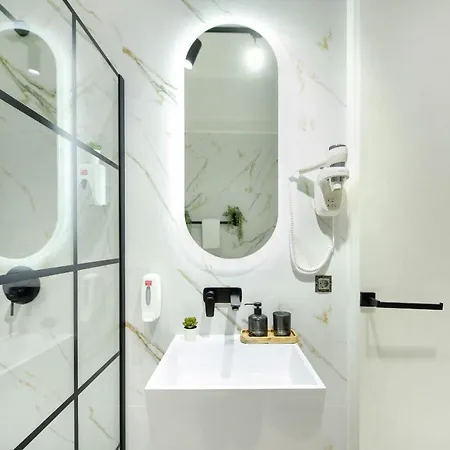 Reflexions - Wonderful 1 Bedroom In The Cente Bucarest