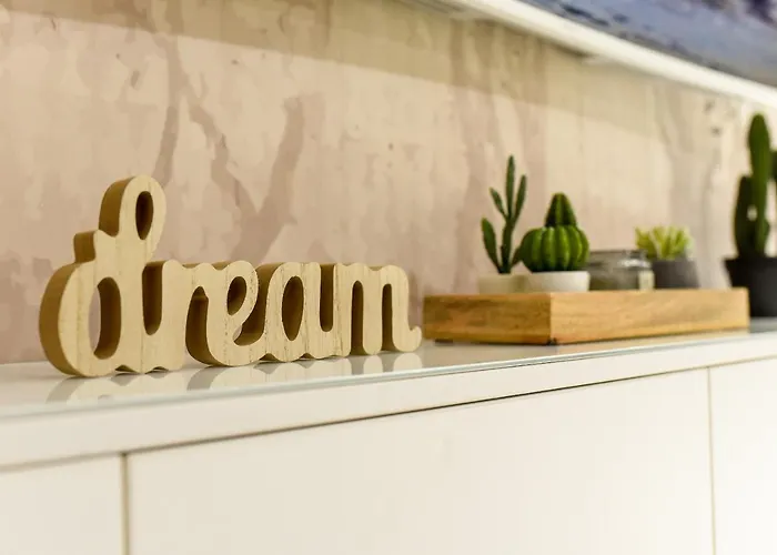 Апартаменти Reflexions - Wonderful 1 Bedroom In The Cente *