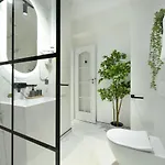 Reflexions - Wonderful 1 Bedroom In The Cente شقة *